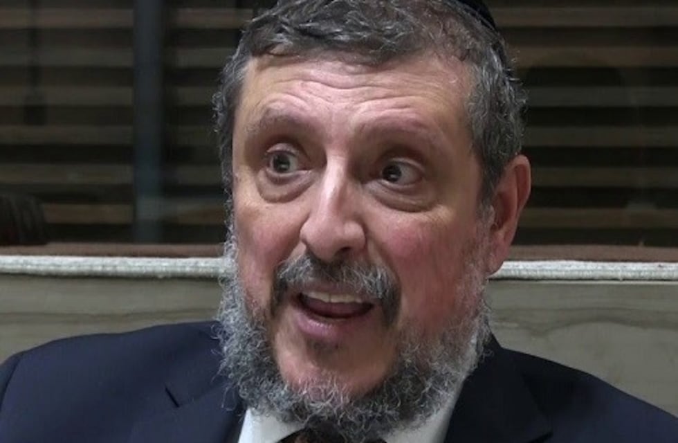 Se entregó el tercer joven que era buscado por la feroz golpiza al rabino Shlomo Tawil