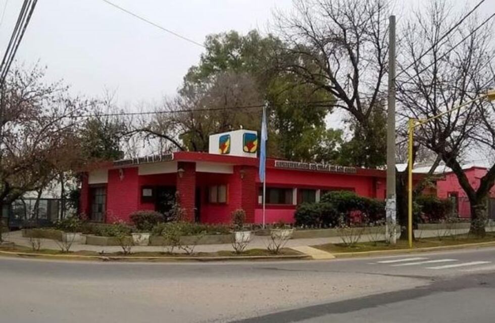 Eximen de tasa municipal a comerciantes de Las Rosas