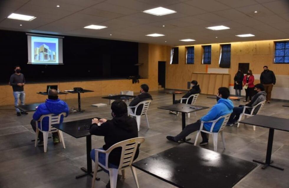 Comenzó una capacitación de construcción en seco