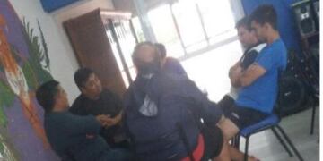 La charla entre el árbitro mendocino y los dirigentes del club local, que despertó sospechas en Las Palmas\u002E