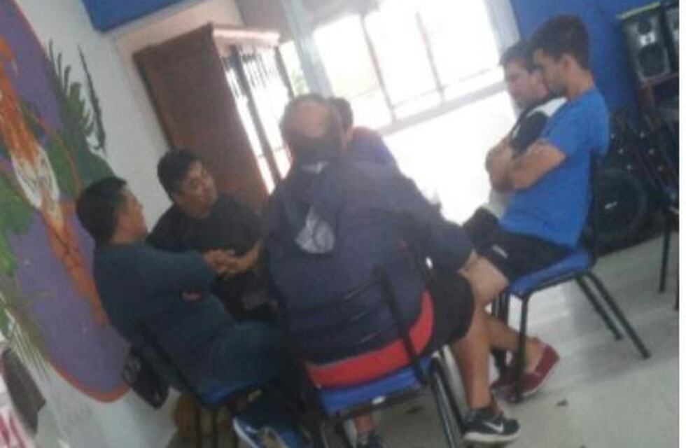 Las Palmas jugará bajo protesta ante Atenas por sospechas con el arbitraje