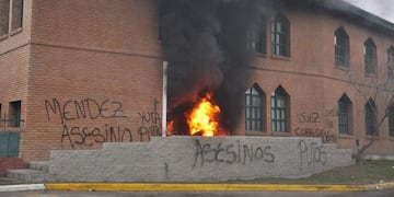 Caleta Olivia: agreden a periodista mientras realizaba cobertura de juicio