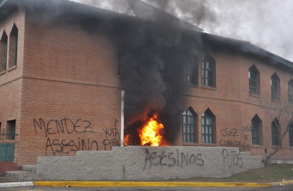 Caleta Olivia: agreden a periodista mientras realizaba cobertura de juicio