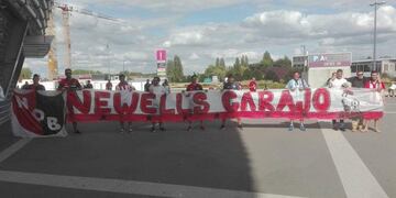 Una decena de simpatizantes leprosos vieron el primer triunfo del DT en su vuelta al fútbol francés\u002E (@losclive)