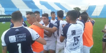 El Albo venció a Racing en el clásico, para mantenerse como líder\u002E