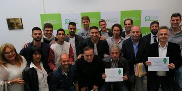 Autoridades, cuerpo técnico y jugadores de la Academia, distinguidos en el Concejo Deliberante\u002E