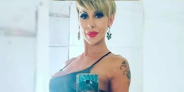 Mónica Farro disfrutó de su día libre tomando sol en microbikini