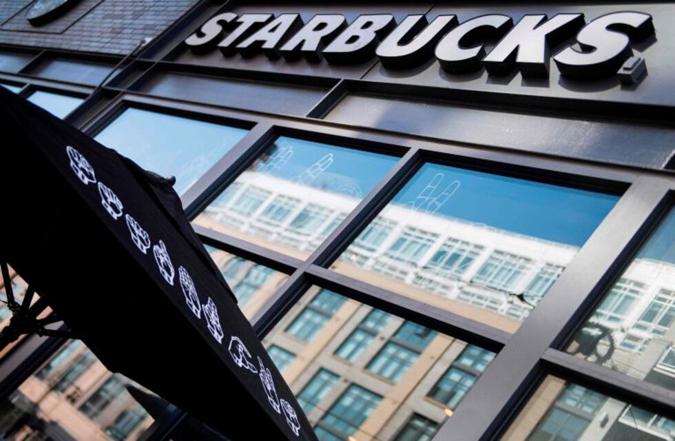Le robaron la computadora en Starbucks y la empresa deberá  indemnizarlo