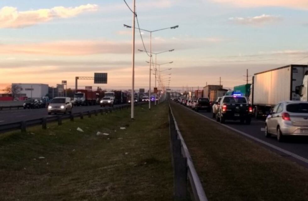 Jueves con cortes de tránsito y camiones en las calles Rosario