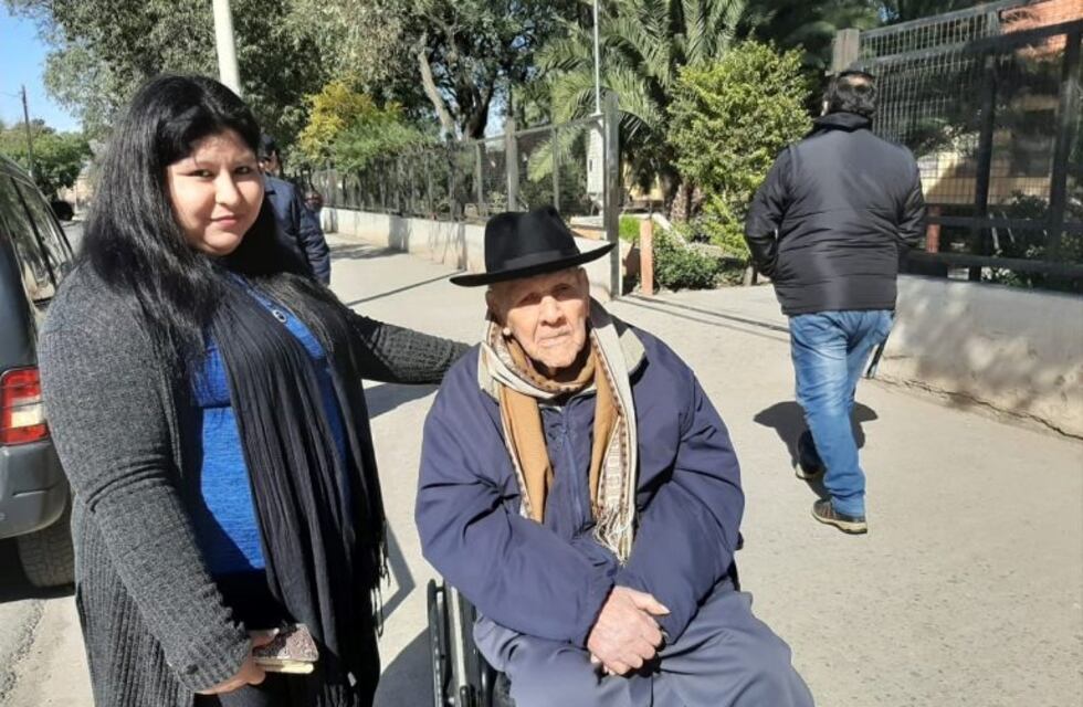 PASO 2019: Con 101 años Miguel cumplió con su deber cívico