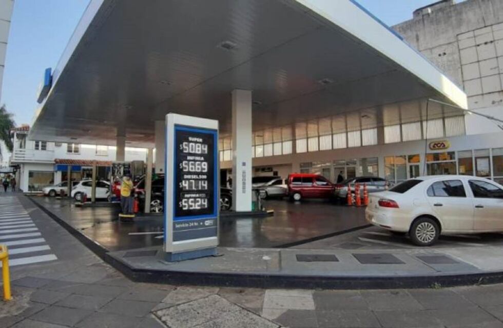 El Gobierno vuelve a postergar la suba del precio de la nafta