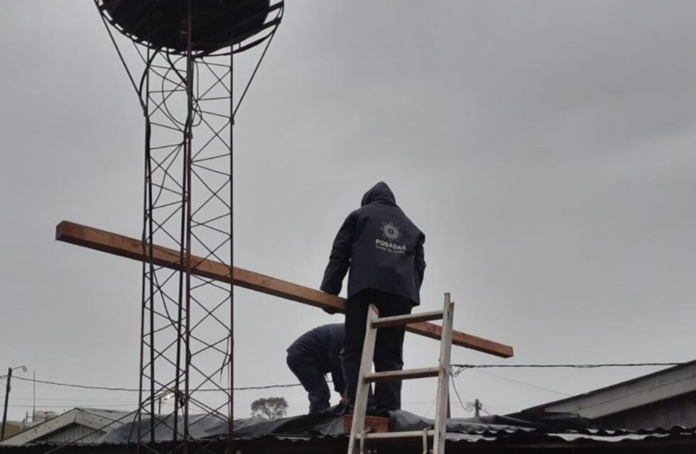 Asisten a familias cuyas casas fueron dañadas por la tormenta en Posadas