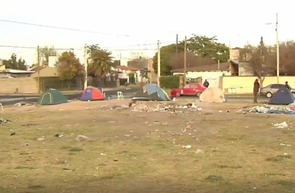 Unas 50 familias ocuparon un terreno en Marqués Anexo y quieren comprarlos