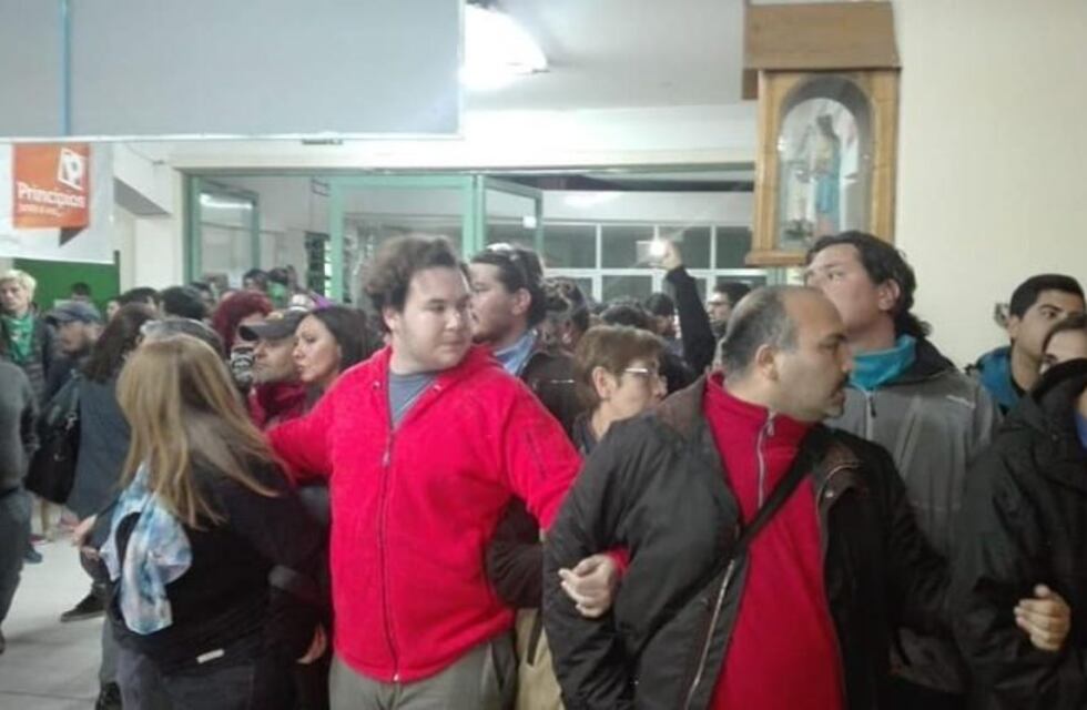 La imagen de una virgen generó tensión en una facultad