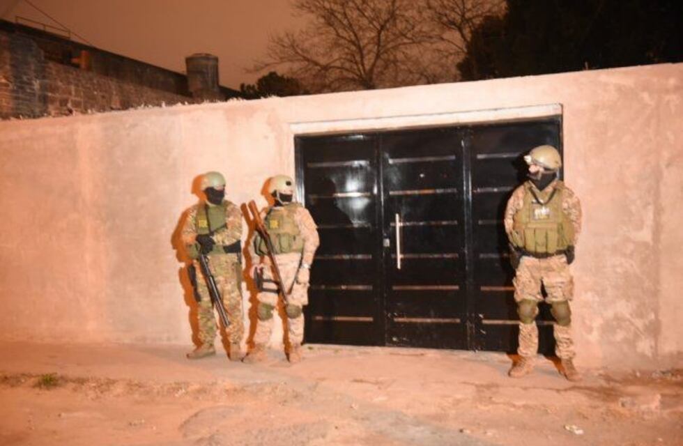 Crimen de Trasante: allanan la casa de familiares de un detenido en Piñero