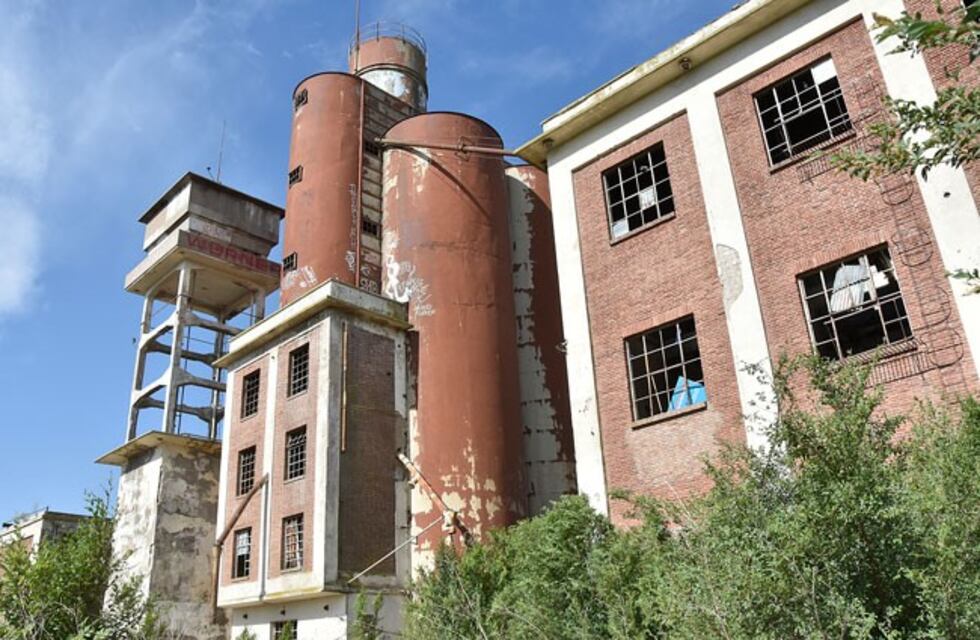 Demolieron el tanque de agua del ExMolino Werner