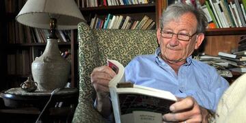 Héctor Schmucler\u002E