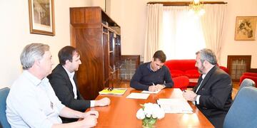 El municipio de Necochea firmó convenio con el Banco Provincia para otorgar créditos accesibles a emprendedores\u002E