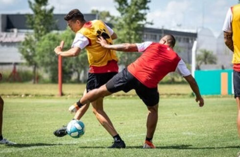 El equipo que perfila Instituto, con Agüero entre los once