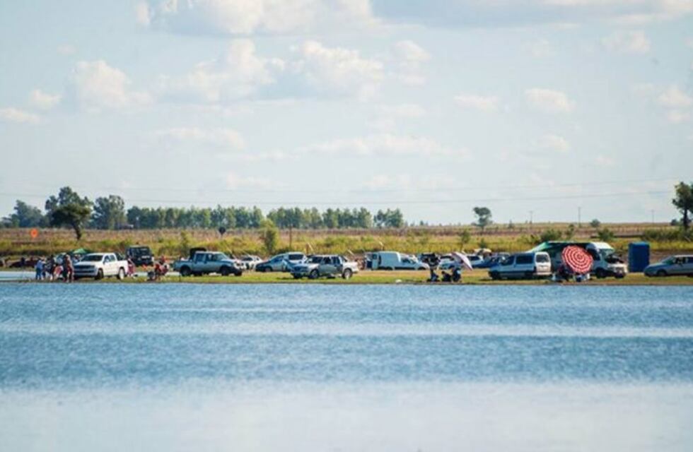 Se les inundó el campo y lo transformaron en un paraíso para los pescadores