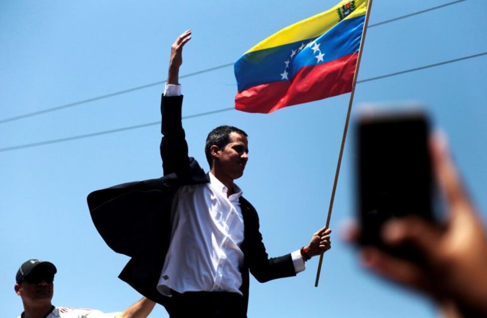 La oposición venezolana realiza una consulta popular con la que Guaidó busca prolongar su mandato