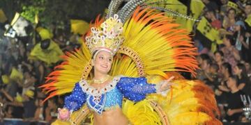 Preparan el desfile de comparsas para el carnaval en Margarita Belén\u002E (Web)\u002E