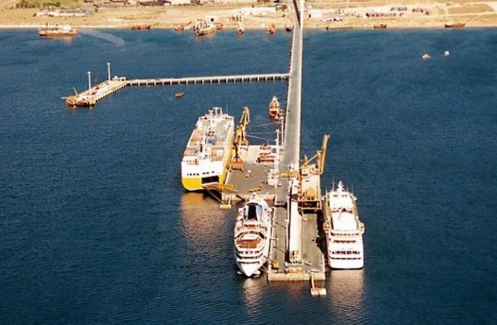 Un estibador cayó al agua y la estación de salvamento de Prefectura Naval le salvó la vida