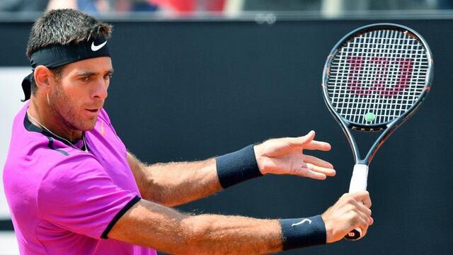 Rome (Italy), 20/05/2017.- Juan Martin del Potro of Argentina returns the ball to Novak Djokovic of Serbia during their quarter final match for the Italian Open tennis tournament at the Foro Italico in Rome, Italy, 20 May 2017. The match was suspended yesterday night due to heavy rain during the second set. (Abierto, Tenis, Roma, Italia) EFE/EPA/ETTORE FERRARI