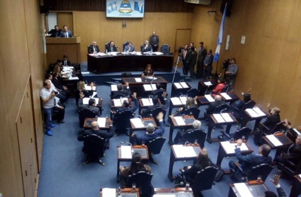 La legislatura provincial aprobó la ley de paridad de género para cargos electivos
