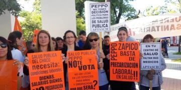 Miembros de la Aptasch haciendo público su reclamo (Web)