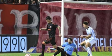 Mauro Formica convirtió en el encuentro de este lunes en Rosario\u002E (@canoboficial)