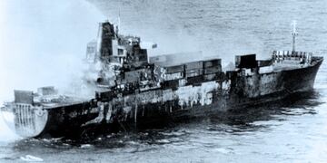 Atlántic Conveyor luego del ataque