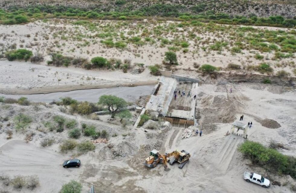 En Santa María el gobernador Jalil recorrió obras de infraestructura hídrica