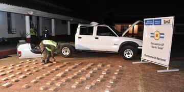 Droga en el doble fondo de la camioneta