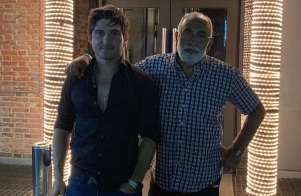 Oscar "El Negro" González Oro y su novio abrieron las puertas de su nuevo hogar