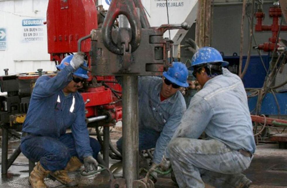 Más de 600 petroleros aguardan por el telegrama de despido en Neuquén