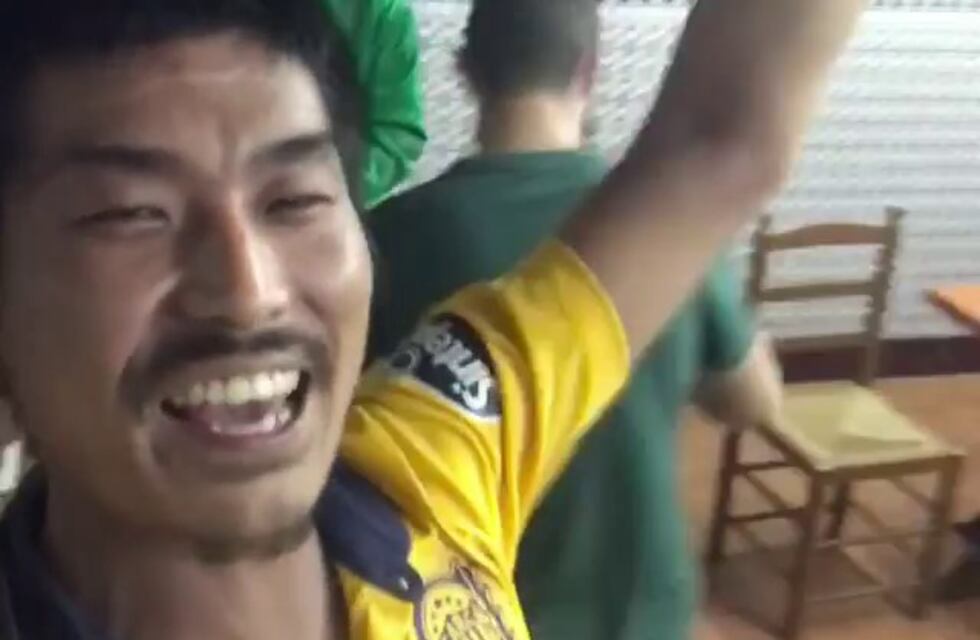 El japonés hincha de Central no se quiso quedar afuera de la previa del clásico rosarino