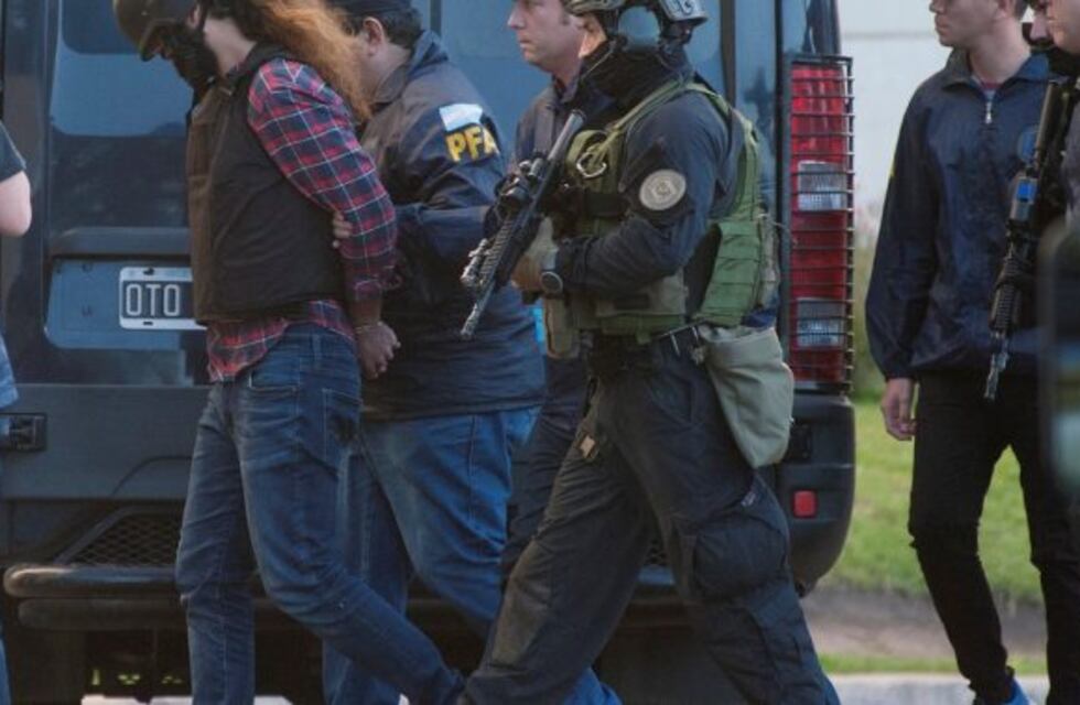 Iraníes detenidos: entre las sospechas de terrorismo y una historia de amor accidentada