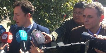 Nicolás Cajal declarando ante los medios, Salta\u002E (Web)