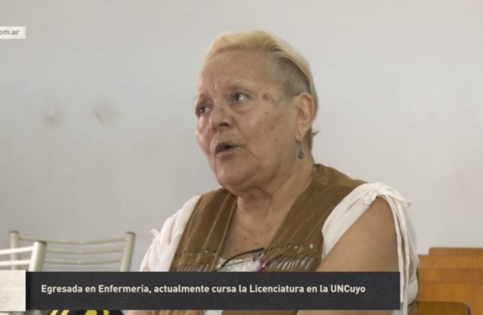 Se recibió de enfermera a los 74 años en Mendoza