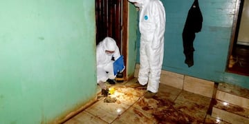 Los peritos siguen analizando las pistas recabadas en el lugar del crimen\u002E