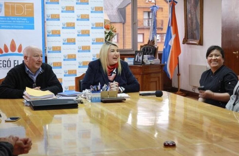 Bertone entregó subsidios del programa de Llegó el Gas