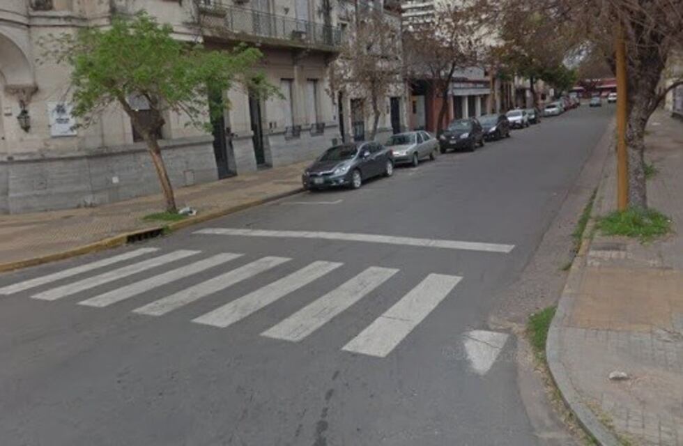 Asesinaron a un hombre de una puñalada en el pecho en pleno centro