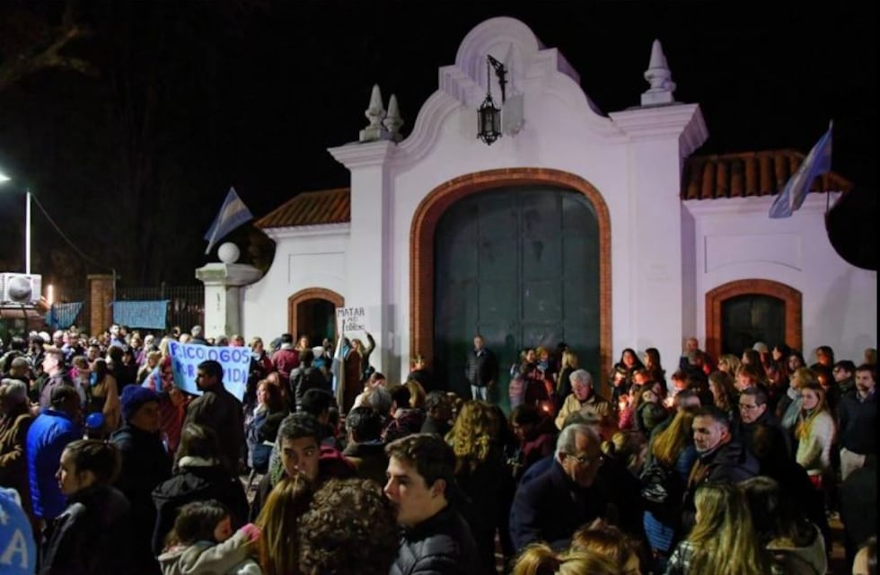 Manifestantes en contra del aborto legal marcharon a la Quinta de Olivos