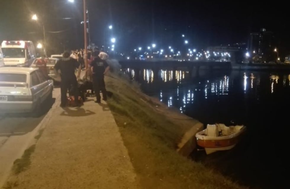 Carlos Paz: una mujer cayó al cauce del río San Antonio y debió ser rescatada
