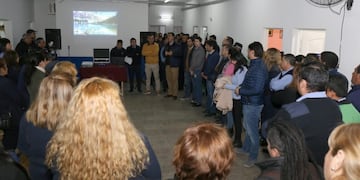 Jorge Capitanich junto a los trabajadores del área\u002E (Prensa Municipio de Resistencia)