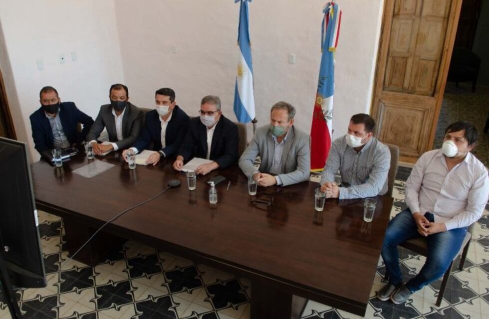 Anuncian obras en distintas intendencias