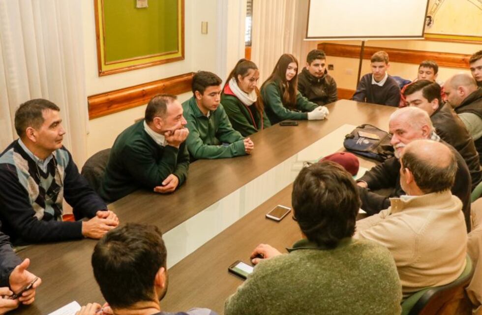 Entregaron aportes a las escuelas técnicas que participarán en el Desafío Eco