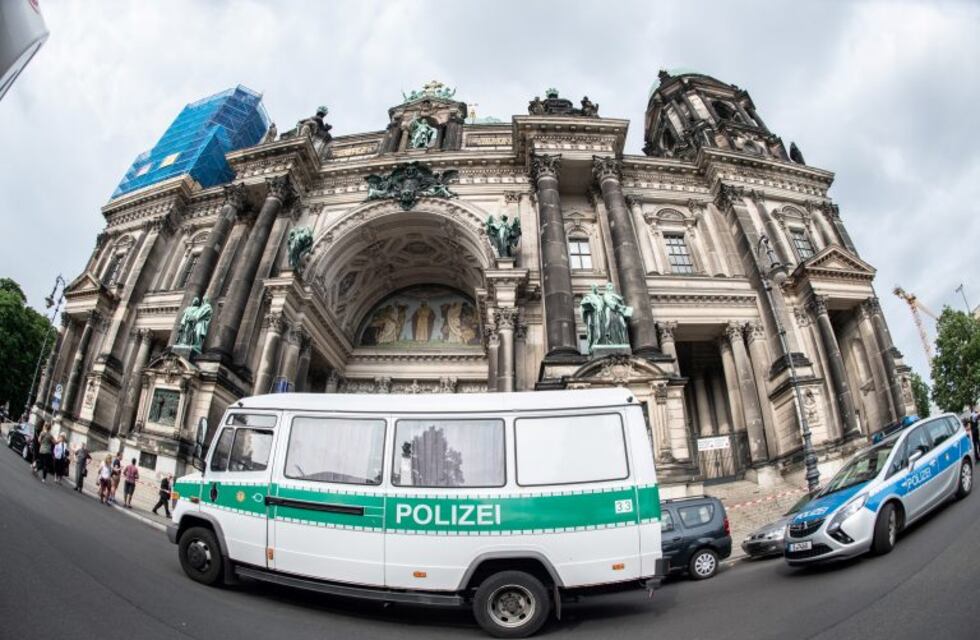 Alemania: tiroteo en el interior de la Catedral de Berlín