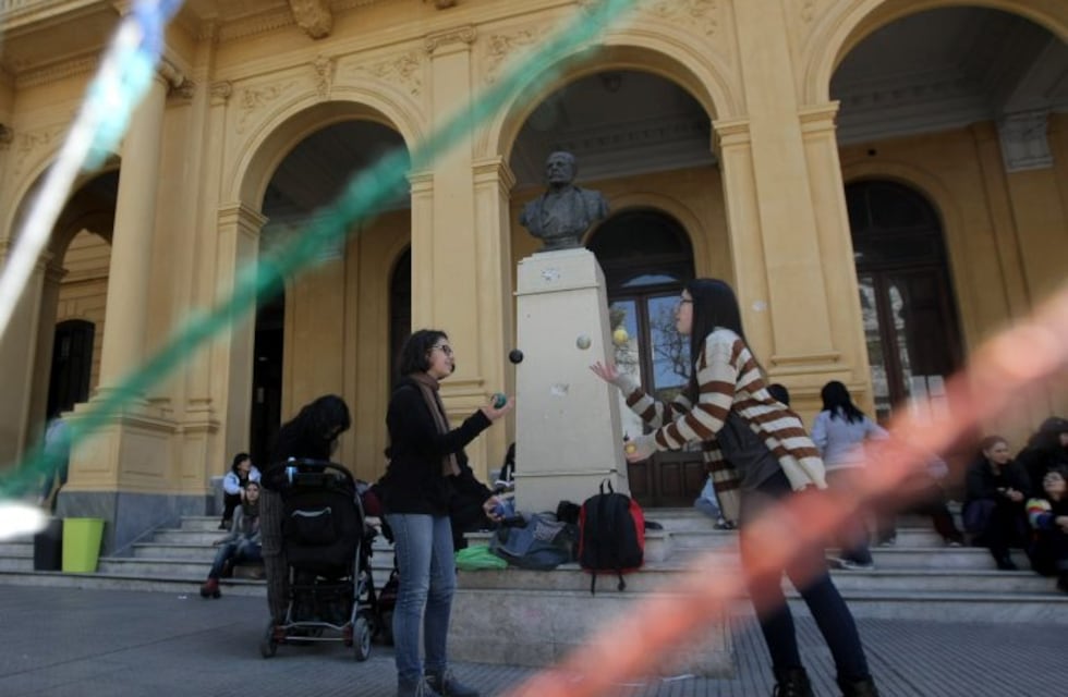 El colegio Mariano Acosta aprobó el lenguaje inclusivo para todos los niveles
